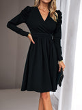 Momentlover Split-Joint Solid Color Pleated Skinny Puff Sleeves V-Neck Midi Dresses