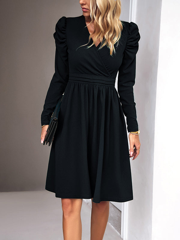 Momentlover Split-Joint Solid Color Pleated Skinny Puff Sleeves V-Neck Midi Dresses