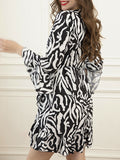 Momentlover Split-Joint Printed Pleated Contrast Color Loose Flared Sleeves V-Neck Mini Dresses