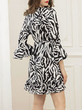 Momentlover Split-Joint Printed Pleated Contrast Color Loose Flared Sleeves V-Neck Mini Dresses
