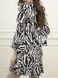 Momentlover Split-Joint Printed Pleated Contrast Color Loose Flared Sleeves V-Neck Mini Dresses
