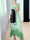 Momentlover Printed Pleated Short Sleeves Plus Size V-neck Midi Dresses