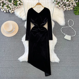 - Long-sleeved V-neck pleated waist mid-length irregular slit velvet dress  GEU811