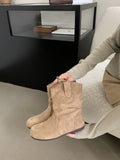 2025  Internet celebrity pile boots women's round head flat bottom western cowboy boots popular autumn thin flat bottom pleated small short boots single boots