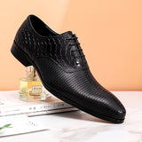 2025 Business leather shoes men's carved pointed Oxford British lace-up wedding dress retro leather shoes embossed snake leather shoes