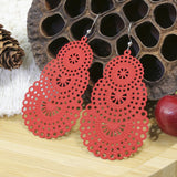Geometric round flowers with openwork metal earrings