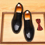 2025 Wechat business casual leather shoes genuine leather men's shoes lace-up big head Brock British engraved thick-soled formal shoes