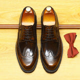 2025 Douyin hot-selling thick-soled heightening round-head leather shoes for men's genuine leather soft leather Brock engraved glossy patent leather single shoes for men