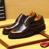 2025 Douyin hot-selling thick-soled heightening round-head leather shoes for men's genuine leather soft leather Brock engraved glossy patent leather single shoes for men