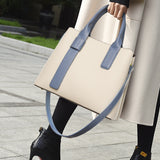 Women's bags, new trendy and simple women's handbags, fashionable autumn large-capacity shoulder messenger bags, wholesale delivery by manufacturers