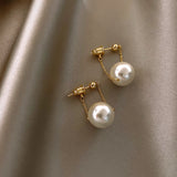 Simple and stylish small pearl earrings
