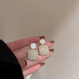 Simple and fashionable pearl square earrings