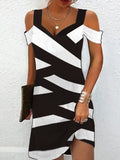 Momentlover Printed Hollow Contrast Color Short Sleeves Plus Size V-Neck Mini Dresses