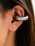 Momentlover Solid Color Geometric Ear Clip