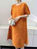 Momentlover Pleated Loose Round-neck Midi Dresses