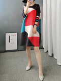 Momentlover Pleated Contrast Color Color-Block Three-Quarter Sleeves Loose Round-Neck Mini Dresses