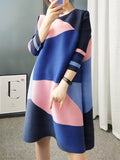 Momentlover Pleated Contrast Color Color-Block Three-Quarter Sleeves Loose Round-Neck Mini Dresses