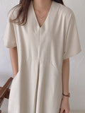 Momentlover Loose Solid Color V-Neck Pleated With Pockets Midi Dresses