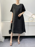 Momentlover Pleated Loose Round-neck Midi Dresses