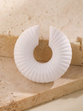 Momentlover Solid Color Geometric Ear Clip