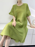 Momentlover Pleated Loose Round-neck Midi Dresses