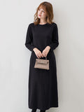 Momentlover Simple Solid Color Round-Neck A-Line Midi Dress