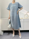 Momentlover Pleated Loose Round-neck Midi Dresses