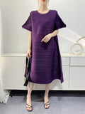 Momentlover Pleated Loose Round-neck Midi Dresses