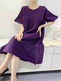 Momentlover Pleated Loose Round-neck Midi Dresses