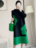 Momentlover Original Long Sleeves Loose Contrast Color Pleated Beaded Stand Collar Midi Dresses
