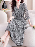 Momentlover Tied Waist Flower Print Elasticity Plus Size Loose V-neck Midi Dresses