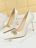 Momentlover Split-Joint Shallow Cut Pointed-Toe Pumps